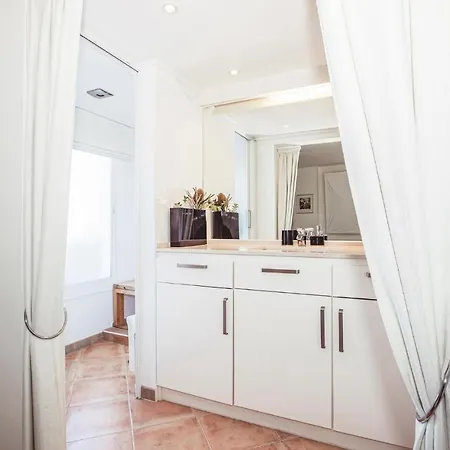 Beautiful In With Kitchen *